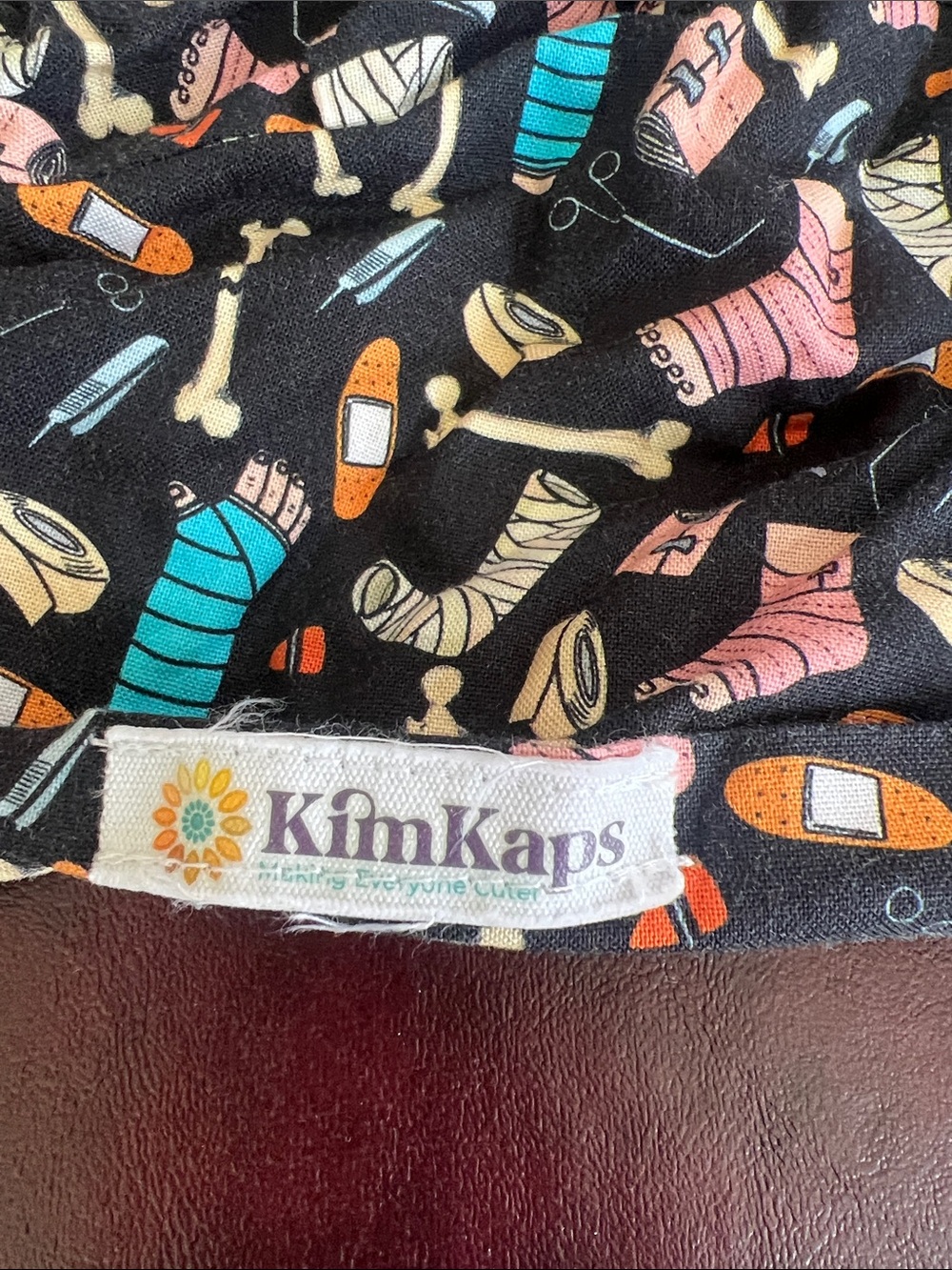KimKaps Scrub Caps - Pink Geometric & Black Orthopedic Print - Picture 2 of 3
